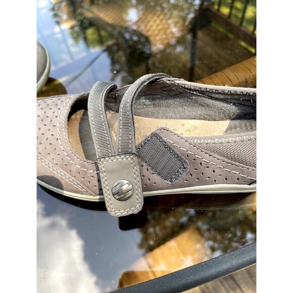Earth Origin Tiffany Mary Jane Taupe Velcro Closure Comfort - Size 6  Pre-owned - Picture 7 of 8